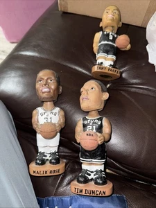 Tim Duncan San Antonio Spurs Bobblehead NBA Parker And Rose - Bild 1 von 9