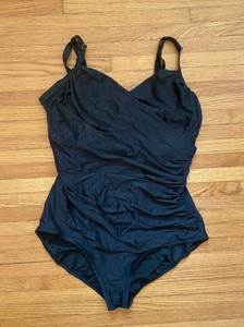 jantzen classic one piece swimsuits