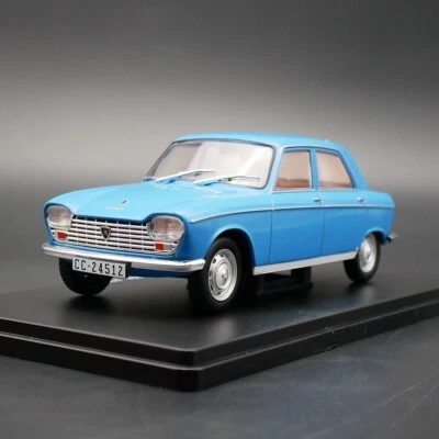 IXO 1:24 Peugeot 204 1968 Diecast Car Model Metal Toy Vehicle - Image 1 of 4