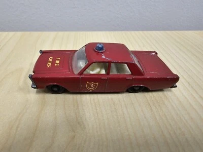 Caixa de fósforos vintage Lesney série nº Carro Ford Galaxie vermelho Fire Chief 55/59 - Imagem 1 de 4