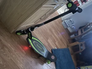 Razer Electric Scooter For Kids- pick up recommended- nw10 - Picture 1 of 3