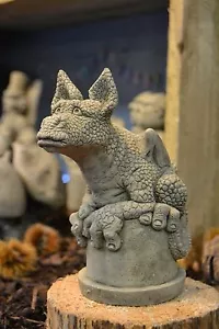 Adorno de jardín de piedra de Frankie the Dragon - Imagen 1 de 10