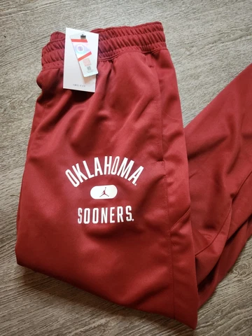 Oklahoma Sooners Jordan Mens Spotlight Fleece Joggers Pants Large DD6372-698 Cover