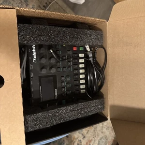 Elektron Digitone 8-voice Polyphonic Digital Synthesizer - Picture 1 of 2