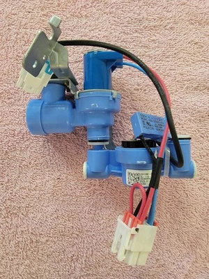 Válvula de entrada de agua para nevera LG AJU72992601 NUEVA Foto 1 de 4