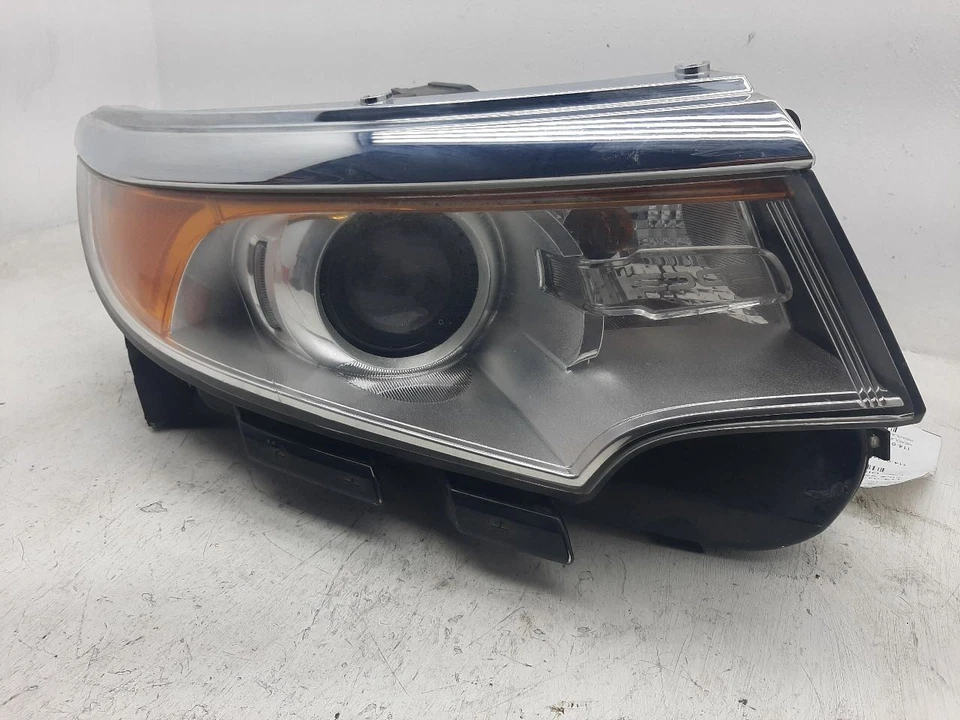 Faro halógeno de pasajero Ford Edge 2011-2014 fondo brillante BT4Z13008A Foto 1 de 4