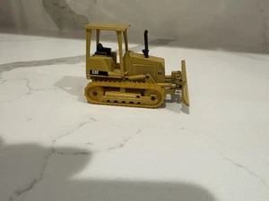 Dozer Joal Caterpillar Cat D5C escala 1:50 diecast - Imagen 1 de 6