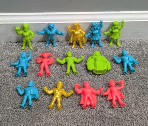 2023 Wendy's DC Superheroes Minifigures Bambini Pasto Giocattoli 2,5" Lotto di 14 Batman - Foto 1 di 6