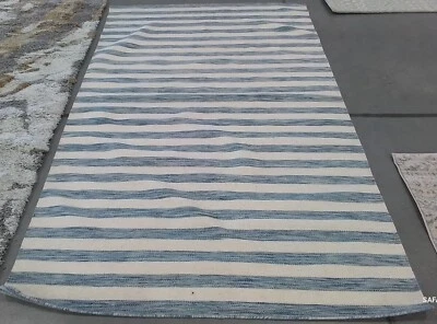Alfombra AZUL/MARFIL 5'-0" x 8'-0" defecto, precio reducido 1172770702 DHU575B-5 Foto 1 de 4
