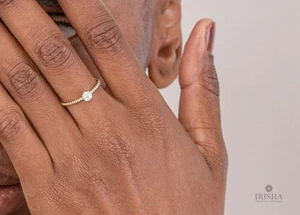 Anillo pequeño con banda de flores de diamantes de 0,07 quilates de oro de 14 k - delicadas joyas de compromiso - Imagen 1 de 5