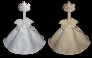 Kerzenrock + Tropfschutz weiß creme Perlenblumen Kommunionkleid Anzug Taufe neu - Bild 1 von 4