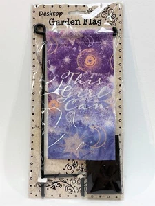 Neu in Verpackung - "This Girl Can" Mini Schreibtisch Garten Flagge mit Sockel - Bild 1 von 5