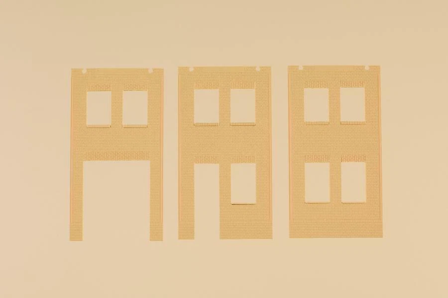 Auhagen 80632 Walls 2578A, Walls 2578B and Walls 2578C, yellow - Image 1 of 1