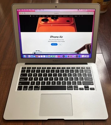 Notebook Apple MacBook Air A1466 13,3 polegadas 1.8 GHz Dual-Core Intel i5 8GB prata - Imagem 1 de 4