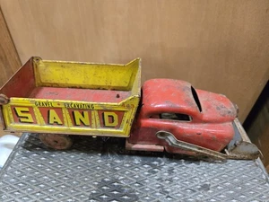 Camión de volteo de arena excavadora de grava Wyandotte de colección de los años 40 443 completo de acero estañado - Imagen 1 de 20