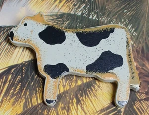 Spilla vintage kitschy in legno con cornice mucca - Foto 1 di 6