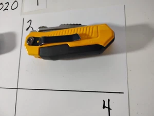 DeWalt 4 Zoll Einziehbares Allzweckmesser schwarz/gelb $10 OBO + 10 KOSTENLOSE KLINGEN - Bild 1 von 5