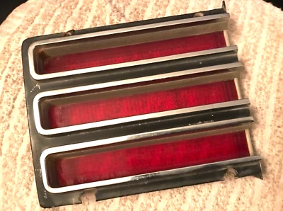  Lente de luz y bisel Chrysler Town & Country 1967 Newport Station Wagon Foto 1 de 4