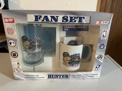 Hunter 陶瓷磁铁、马克杯和啤酒杯玻璃器皿礼品套装 Dale Earnhardt #3 — 第 1/2 张图片