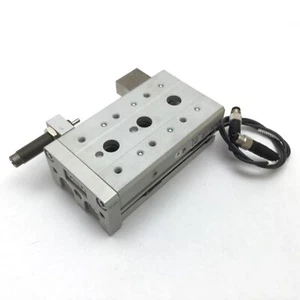 SMC MXS16-50 Doppelstab-Schiebetisch, Bohrung 16 mm, Hub 50 mm, M5 x 0,8, mit 2 x Sensoren - Bild 1 von 6