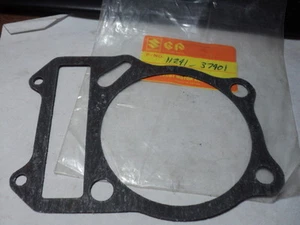 1981-83 SUZUKI SP500 SP 500 BASE GASKET NOS OEM P/N 11241-37401 11241-37410-H17 - Picture 1 of 2