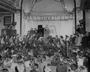Bing Crosby on stage entertaining troops World War 2 WWII 8 x 12 Photo Picture - Picture 1 of 1