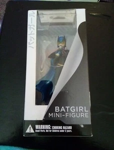 DC Comics Batgirl AME-COMI 5" PVC Miniature Figure Statue Heroine Series NEW - Picture 1 of 6