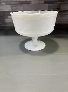 E.O. Brody Co M6000 Cleveland USA White Milk Glass Pedestal Bowl 6" X 6" - Picture 1 of 4
