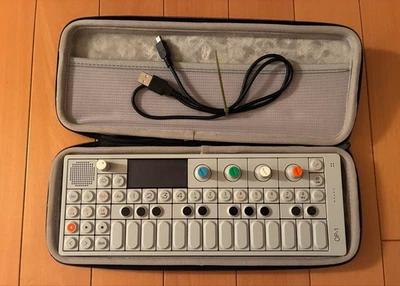 Teenage Engineering OP-1 Portable Synthesizer Sampler Sequencer Drum Machine - Bild 1 von 4