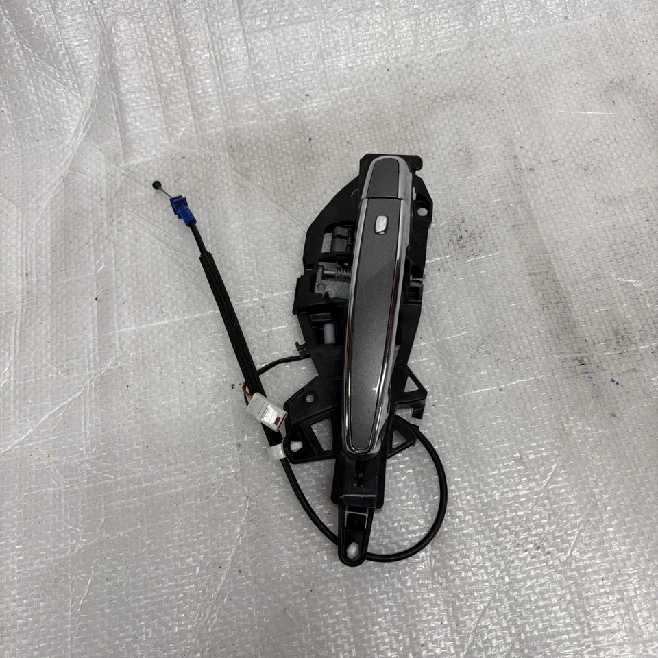 Chevrolet Volt 2016 lado derecho del pasajero manija de la puerta delantera gris Foto 1 de 4