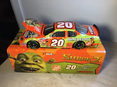 XRARE 1:24 Tony Stewart #20 SHREK 2 / HOME DEPOT CLUB DieCast NASCAR 1 of 1008 - Image 1 of 4