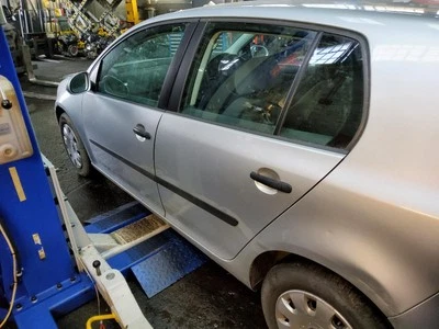 VOLKSWAGEN GOLF MK5 1K 2004 - 2009 INNER LEFT TAILLIGHT 1K6945093F - Изображение 1 из 4