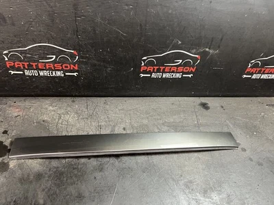 17-20 FIAT 124 SPIDER CENTER WINDSHIELD TRIM MOULDING SILVER N243508X1 - Image 1 of 4