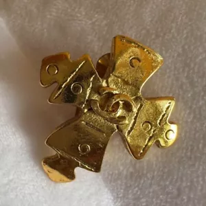 Chanel Vintage Coco Mark Cross Earrings Gold Tone 94P Used - Picture 1 of 4