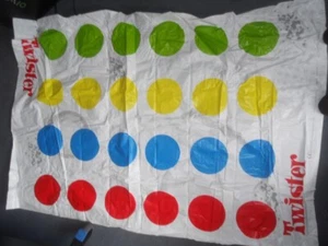 TWISTER - REPLACEMENT MAT , Hasbro (2012) - Picture 1 of 2