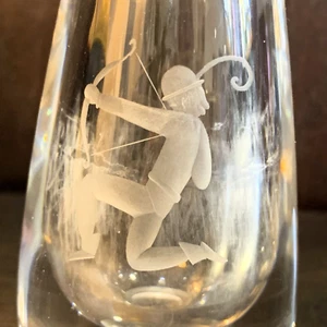 KOSTA Sweden KK 655 Elis Bergh c1940s - Etched ARCHER Thick Glass Vase - Scuffed - Picture 1 of 8