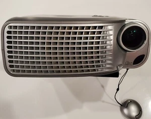 Dell 1100MP DLP Projector - Picture 1 of 8
