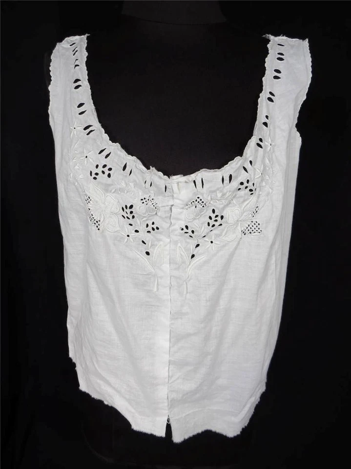 VERY RARE DEADSTOCK EDWARDIAN ERA HAND EMBROIDERED WHITE COTTON TOP SIZE 38+ - Image 1 of 1