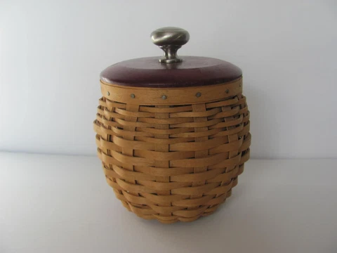 LONGABERGER 2005 STRAWBERRY JAR BASKET W/ RED LID & METAL KNOB & LINER Cover