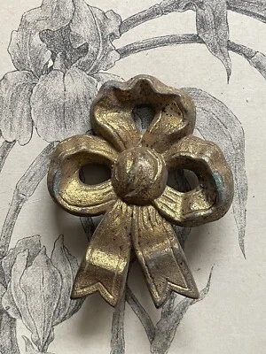 Ancien Cache Clou forme noeud Métal doré - Tableau / Cadre / Miroir XIXeme - Photo 1/2