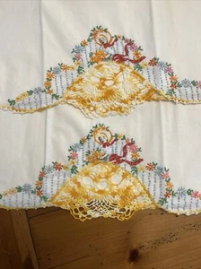 Lotto di 2 rare federe vintage gonna fantasia donna multicolore all'uncinetto - Foto 1 di 6