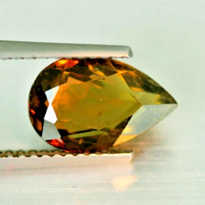 Turmalina canaria 100 % natural única de 2,22 quilates Foto 1 de 2