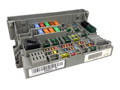 2006 BMW 330i E90 Power Distribution Fuse Relay Box 6906622 61146906622 - Image 1 of 4