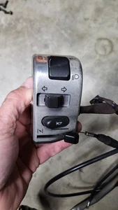 Yamaha V-Star 1100 Classic  Vstar 99 00 10 02 03 OEM Left Bar Switch Horn Light - Bild 1 von 5