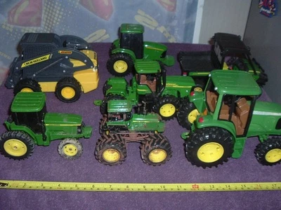 Lote de 7 maquinaria agrícola de juguete John Deere y New Holland Ertl plástico Foto 1 de 4