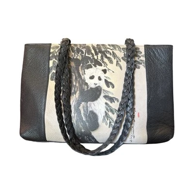 Cartera de cuero Icon Los Angeles blanca y negra con diseño de panda Foto 1 de 4