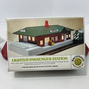 Bachmann HO Scale Lighted Passenger Station Electric Trains 46217 - Picture 1 of 4