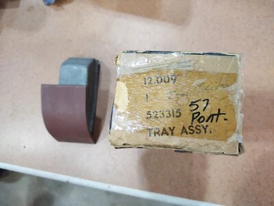 Bandeja de cenizas Pontiac Chieftain Super Chief Pathfinder 57 1957 OEM RARO COMO NUEVO GM Foto 1 de 4