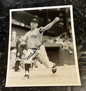 Whitey Ford Autograph 8” X 10” Photo - Picture 1 of 2