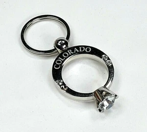 Llavero Colorado - Diseño de estilo anillo de diamantes con detalles de cristal - Imagen 1 de 10